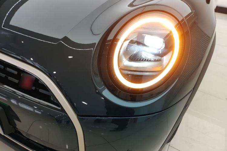 Used MINI MINI 2025 2.0T COOPER S Artist