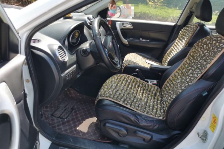 Used Haval H6 2013 Upgraded Model 1.5T Manual Two-Wheel Drive Elite Version Driver Seat