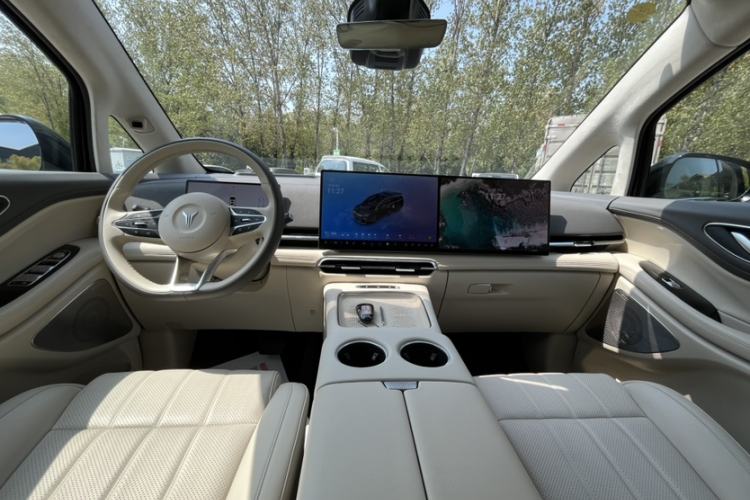 Used VOYAH Dream 2025 PHEV Four-Wheel-Drive Flagship Kunpeng Edition Interior 7