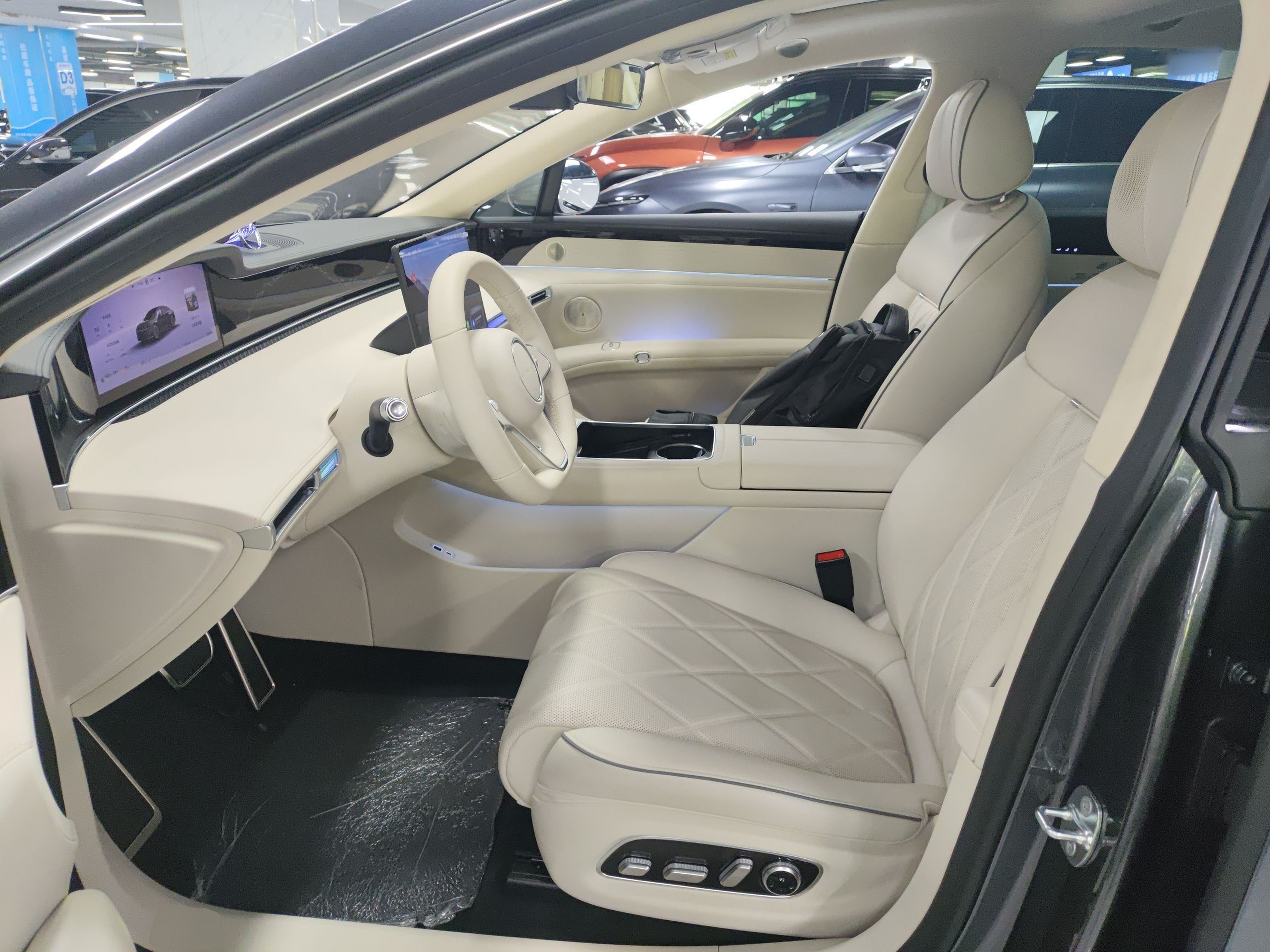 Переднее сиденье в автомобиле