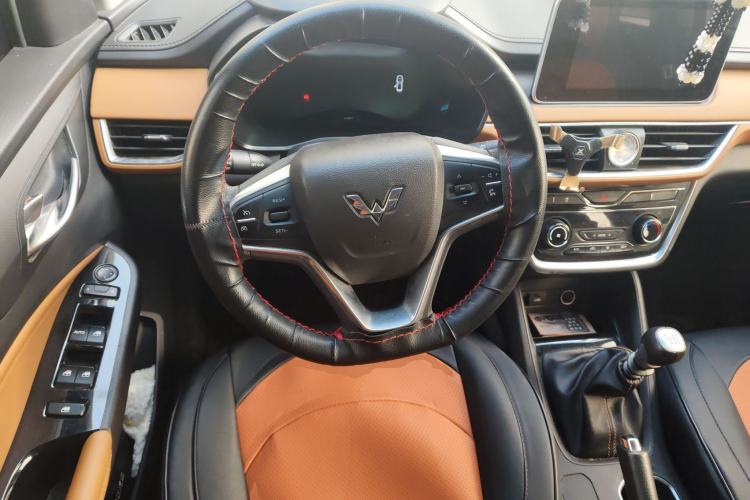 Used Wuling Hongguang S3 2018 1.5L Manual Luxury Model China V Standard
