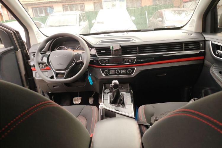 Used FORTHING SX6 2022 1.6L Manual Comfort Model
