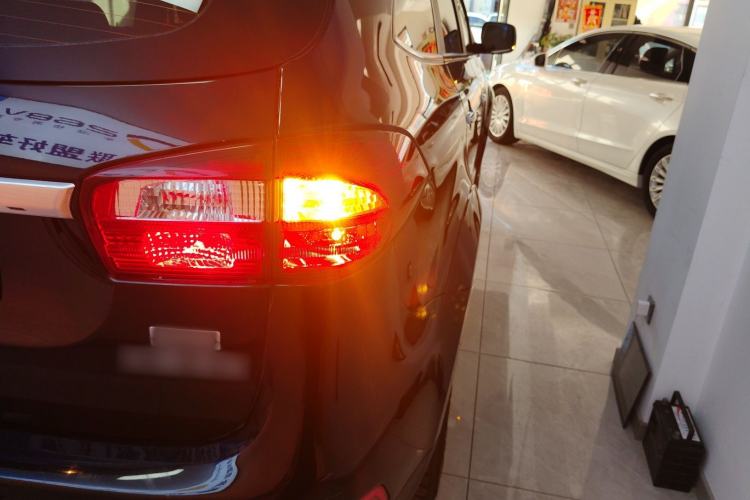 Used JMC Yusheng S350 2016 2.0T Automatic All-Wheel Drive Gasoline Luxury Version with Sunroof 5 Seats
