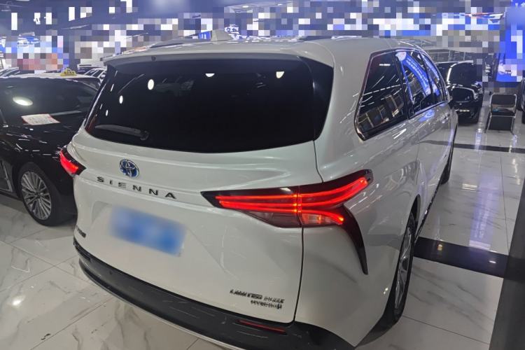 Used Toyota Sienna 2021 2.5L Hybrid Ultimate Edition