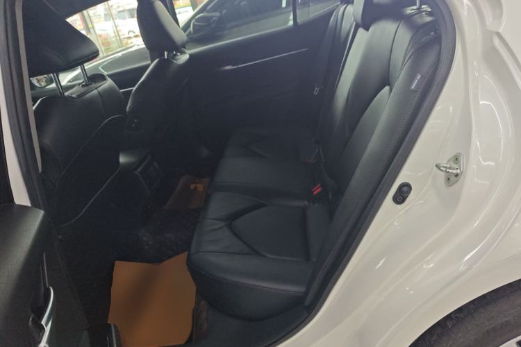 Used Toyota Camry 2021 2.0G Luxury Edition
