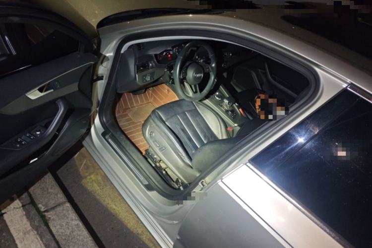 Used Audi A4L 2019 40 TFSI Ambition China VI Driver Seat