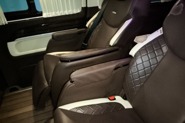 Used Mercedes-Benz V-Class 2017 2.0T Basic Extended Middle East