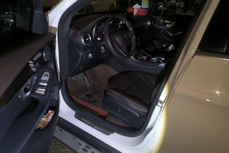 Used Mercedes-Benz GLC 2018 Facelift GLC 260 4MATIC Luxury Edition
