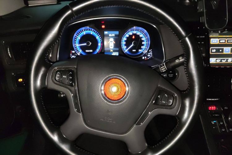 Used Hongqi H7 2015 2.0T Luxury Model
