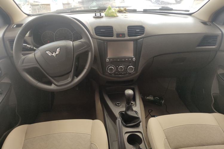 Used Wuling Hongguang 2014 1.5L S Standard Version