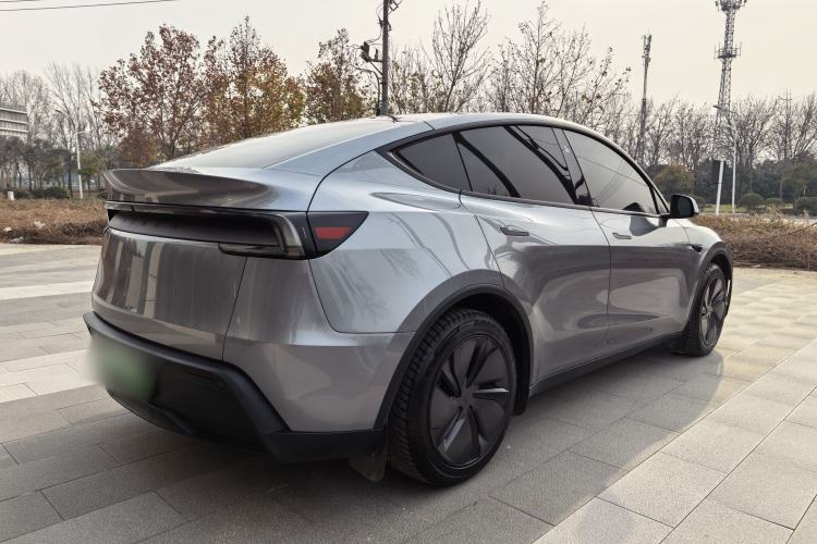 Used Tesla Model Y 2025 Rear-Wheel-Drive Version

