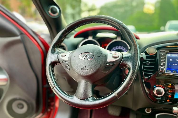 Used Infiniti ESQ 2014 1.6L Spontaneous Edition