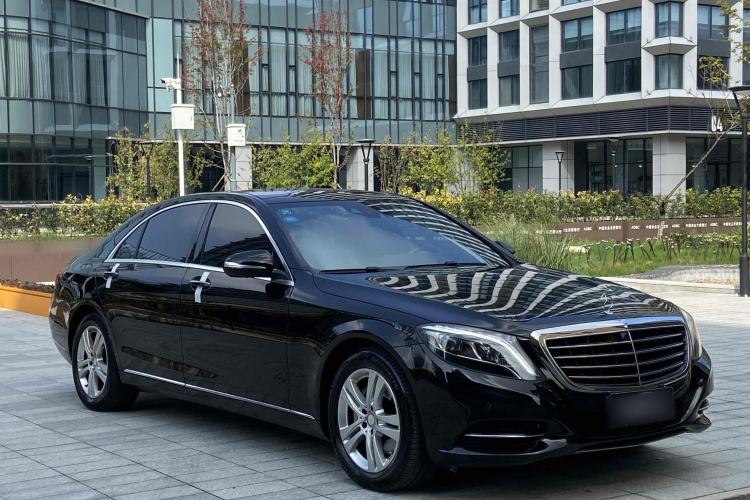 Used Mercedes-Benz S-Class 2017 S 320 L Luxury Model Exterior 2