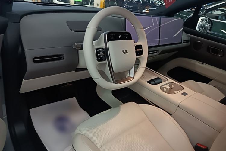 Used Li Auto i6 2025 Model Two-Wheel-Drive Standard Type

