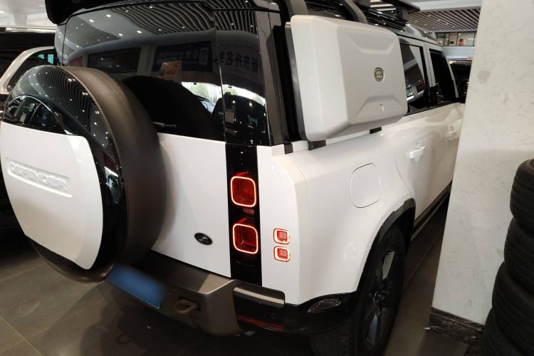 Used Land Rover Defender 2023 Facelift 110 3.0T P400 X-DYNAMIC HSE Exterior 5