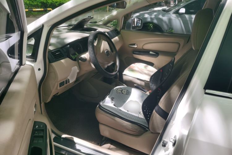 Used Venucia D50 2013 1.6L Automatic Fashion Edition Driver Seat