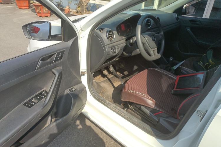 Used Volkswagen Jetta 2017 1.4L Manual Fashion Edition
