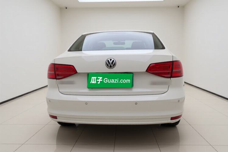 Used Volkswagen Sagitar 2015 1.6L Automatic Comfort Model
