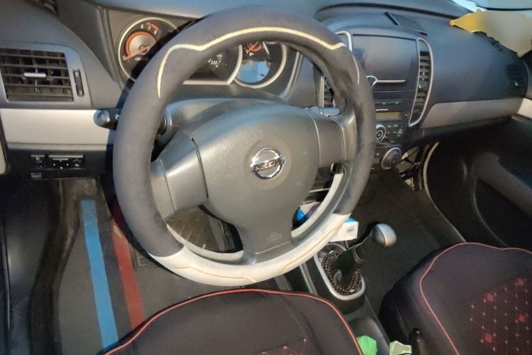 Used Nissan Sylphy 2016 Classic 1.6XE Manual Leading Edition Steering Wheel