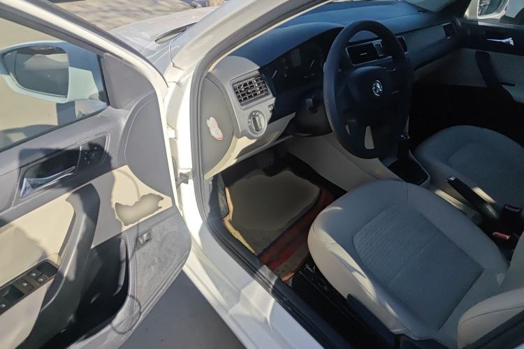 Used Skoda Rapid 2013 1.6L Automatic Smart Selection Model