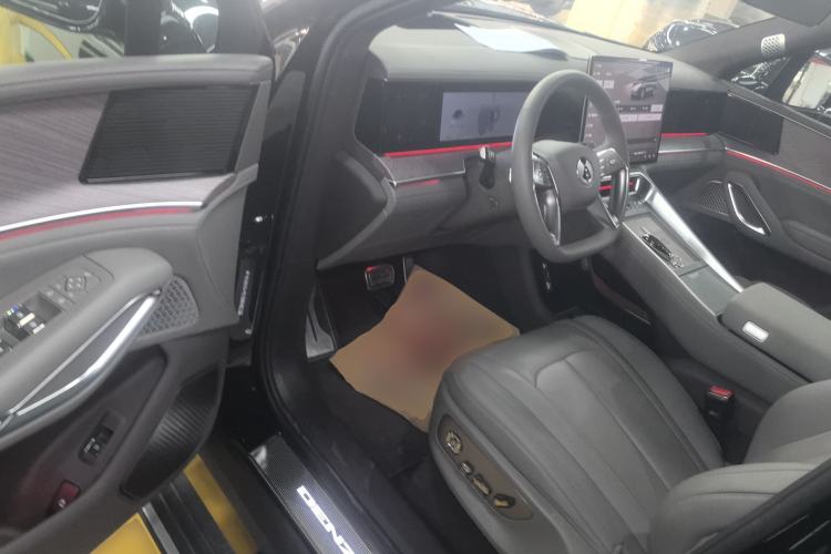 Used Denza N9 2025 Prestige Version
