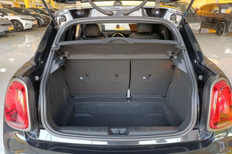 Used MINI MINI 2023 1.5T COOPER King's Cross Special Edition Five-Door Version
