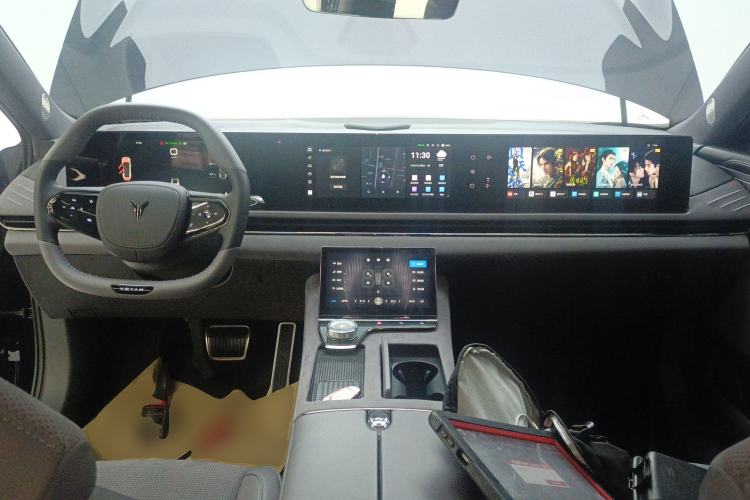 Used VOYAH PASSION 2024 PHEV Four-Wheel Drive Ultra-Long Range Flagship Model
