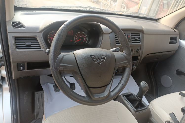 Used Wuling Rongguang S 2023 1.5L Basic Enclosed-Window Vehicle 2 Seats