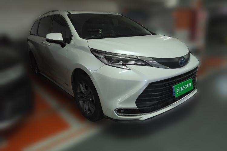 Used Toyota Sienna 2023 2.5L Hybrid Comfort Edition
