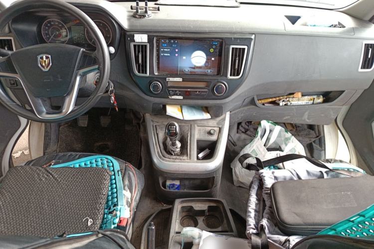 Used Jinbei Hiace King 2021 2.0L City Transport King Series Express Model Standard Top 6-Seater 1TZS Center Console