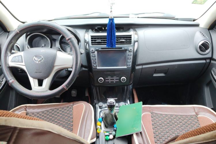 Used HYOSOW S3 2016 1.5L Manual Comfort Version China IV Emission Standard Center Console