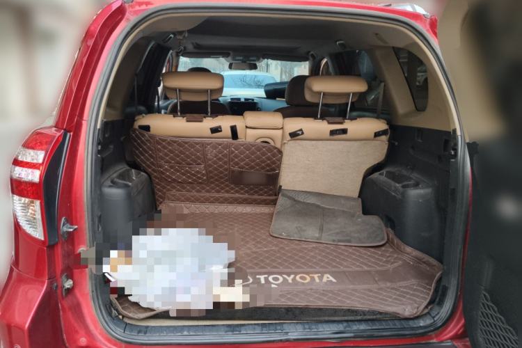 Used Toyota RAV4 2012 Luxurious Edition 2.0L Automatic All-Wheel Drive
