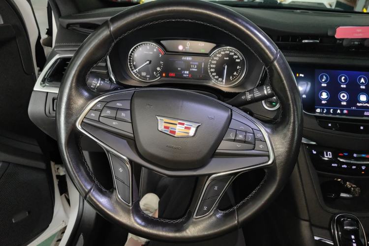 Used Cadillac XT5 2020 28T Luxury Version Steering Wheel