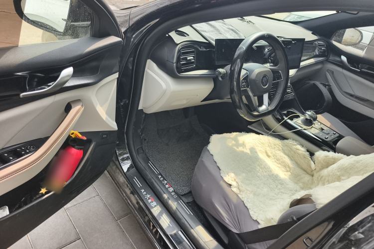 Used BYD Qin PLUS 2023 Champion Edition DM-i 55KM Leading Model Driver Seat