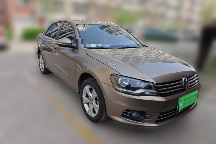 Used Volkswagen Bora 2014 1.6L Manual Comfort Model Front Right 45 Deg