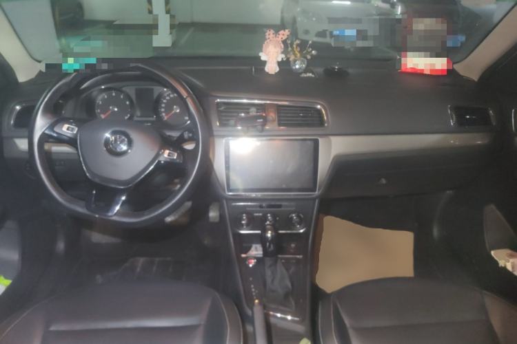 Used Volkswagen Gran Lavida 2017 180TSI DSG Comfort Edition Center Console