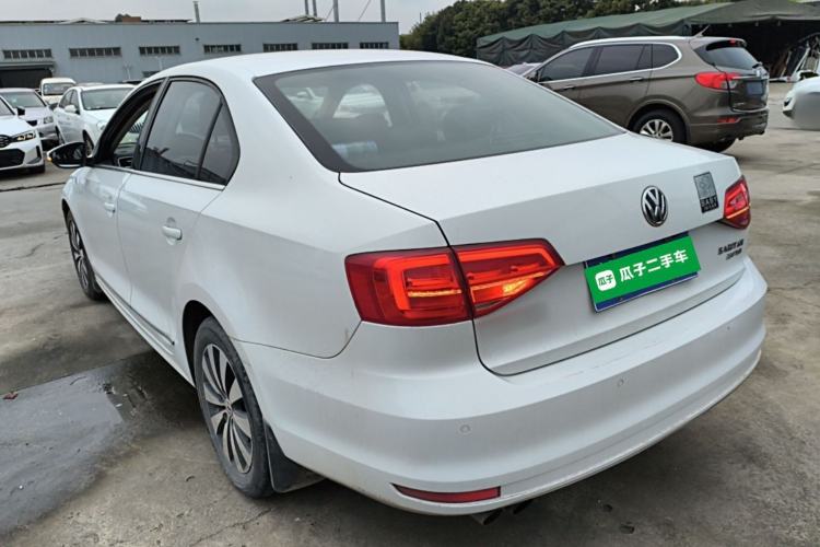 Used Volkswagen Sagitar 2015 230TSI Automatic Luxury Model Rear Left 45 Deg