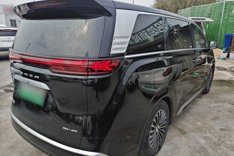 Used Denza D9 2024 DM-i 980 Four-Wheel Drive Prestige Model Rear Right 45 Deg