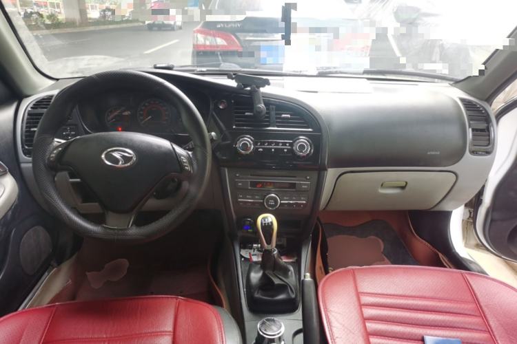 Used Soueast V3 Lingyue 2012 Revised Version 1.5L Manual – Style Edition
