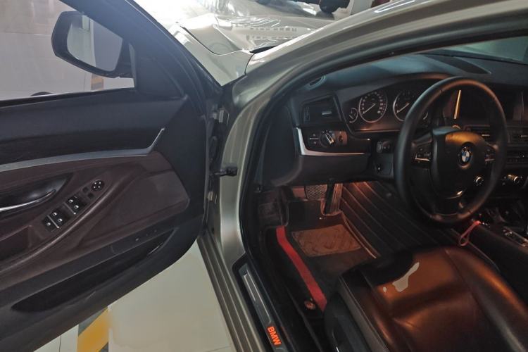 Used BMW 5 Series 2014 525Li Luxury Design Package Driver Seat