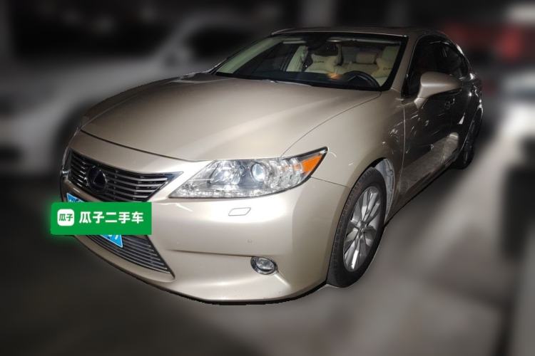 Used Lexus ES 2013 300h Elite Edition