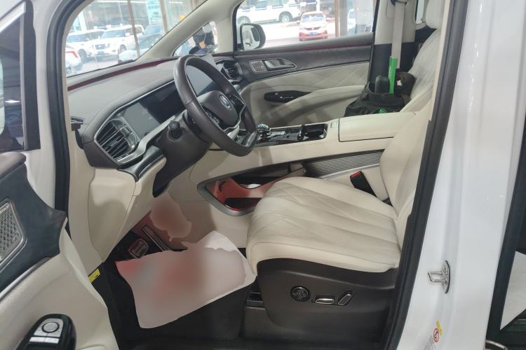 Used Denza D9 2025 DM-i Intelligent Drive 1020 Four-Wheel Drive Prestige Model Left Front Seat