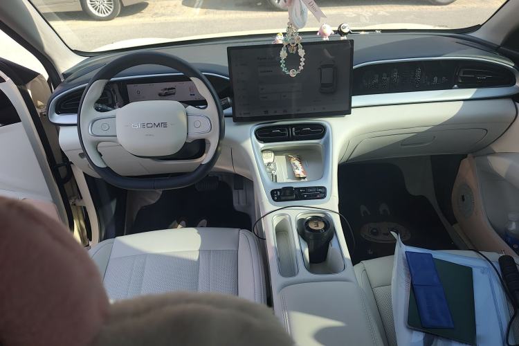 Used Geely Galaxy Geome 2025 UP 410km Exploration+ Edition Center Console