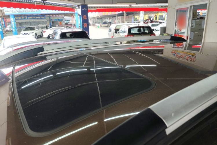 Used Baojun 560 2015 1.8L manual luxury version Roof