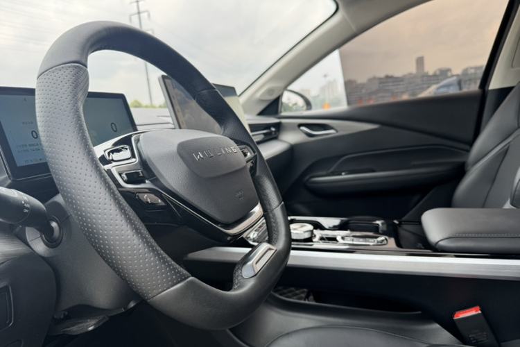 Used Wuling Xingguang 2023 150 Advanced Edition Interior 6