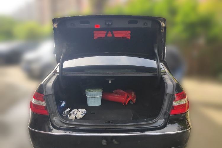 Used Mercedes-Benz E-Class 2010 E 260 L CGI Elegant Model Trunk