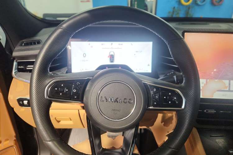 Used Lynk & Co 09 EM-P 2024 2.0TD EM-P Four-Wheel Drive ULTRA Six-Seater
