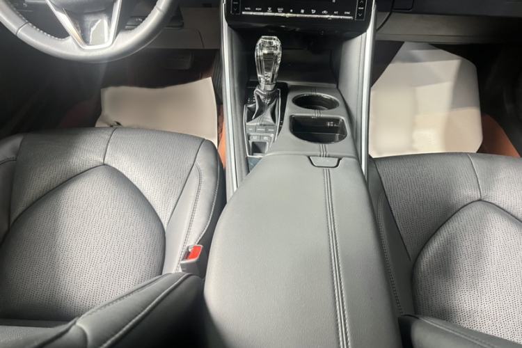 Used Toyota Avalon 2023 Dual-Engine 2.5L Luxury Edition Interior 5