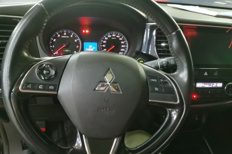 Used Mitsubishi Outlander 2018 2.0L Two-Wheel Drive Glory Edition 5 Seats