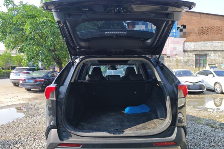 Used Toyota RAV4 2020 2.0L CVT Two-Wheel Drive Prestige Edition